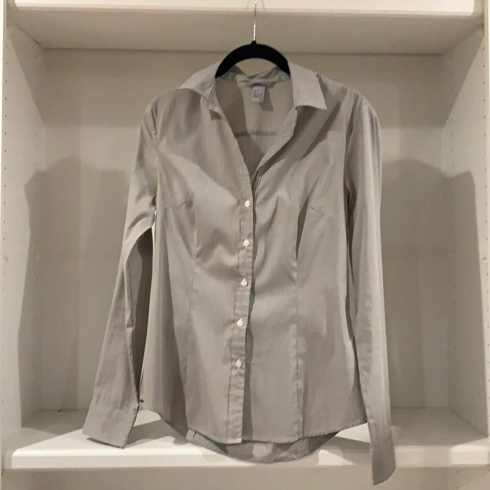 Size 8 H&M Dress/Work Blouse Adds Curve